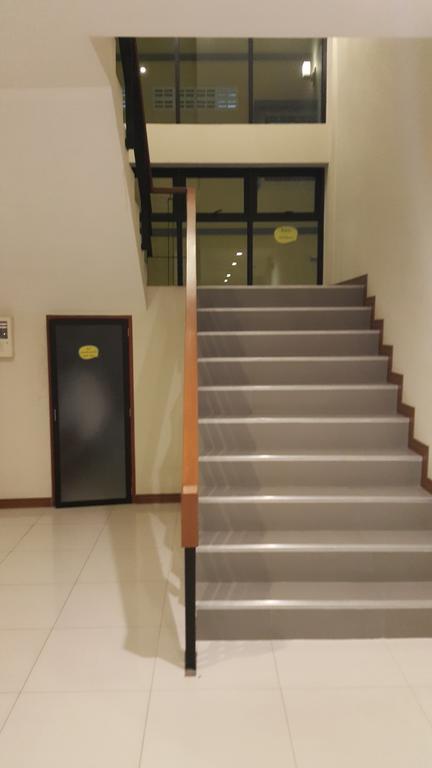 Bird Day Boutique Hotel Mukdahan Exteriör bild