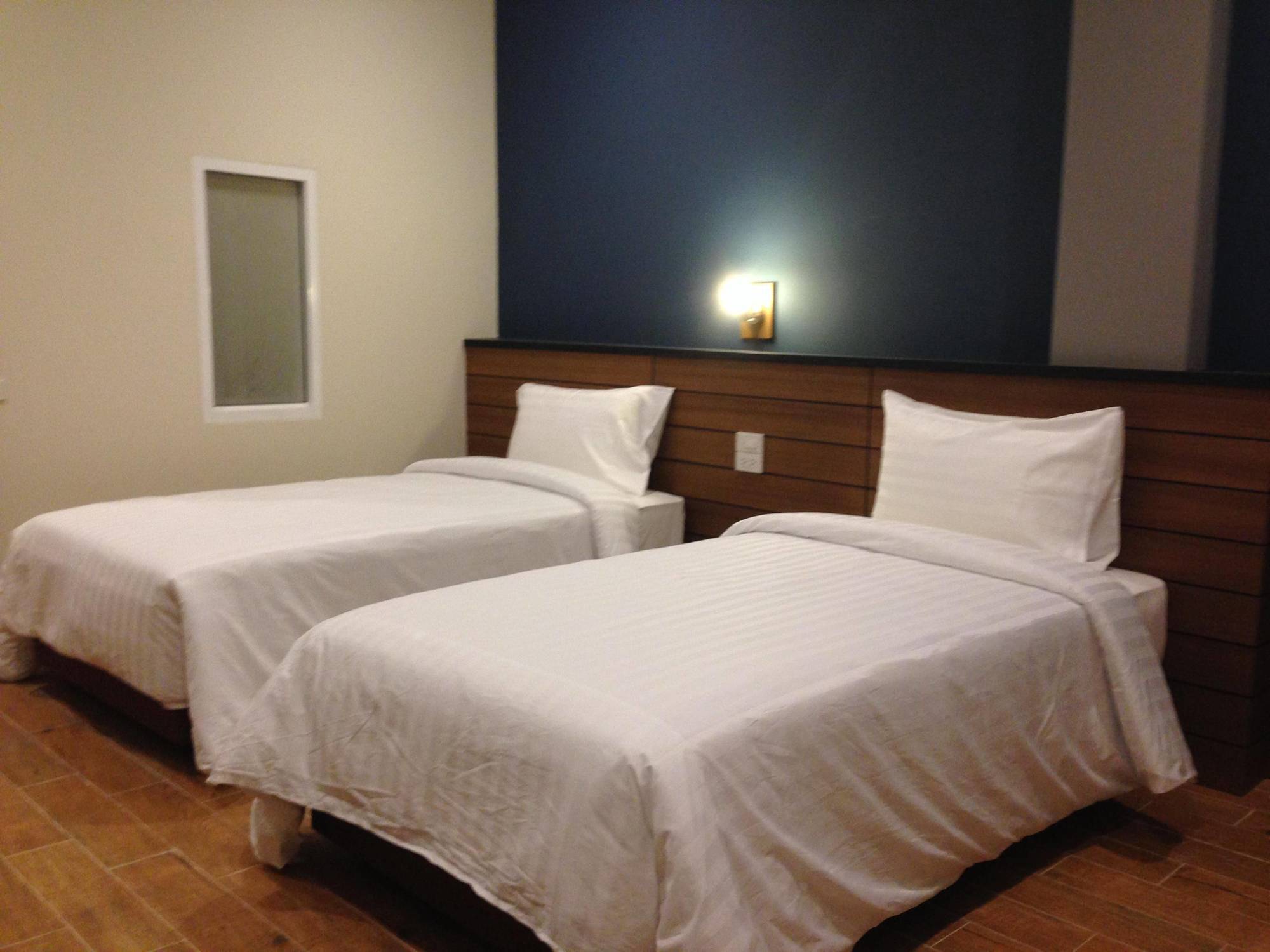 Bird Day Boutique Hotel Mukdahan Exteriör bild
