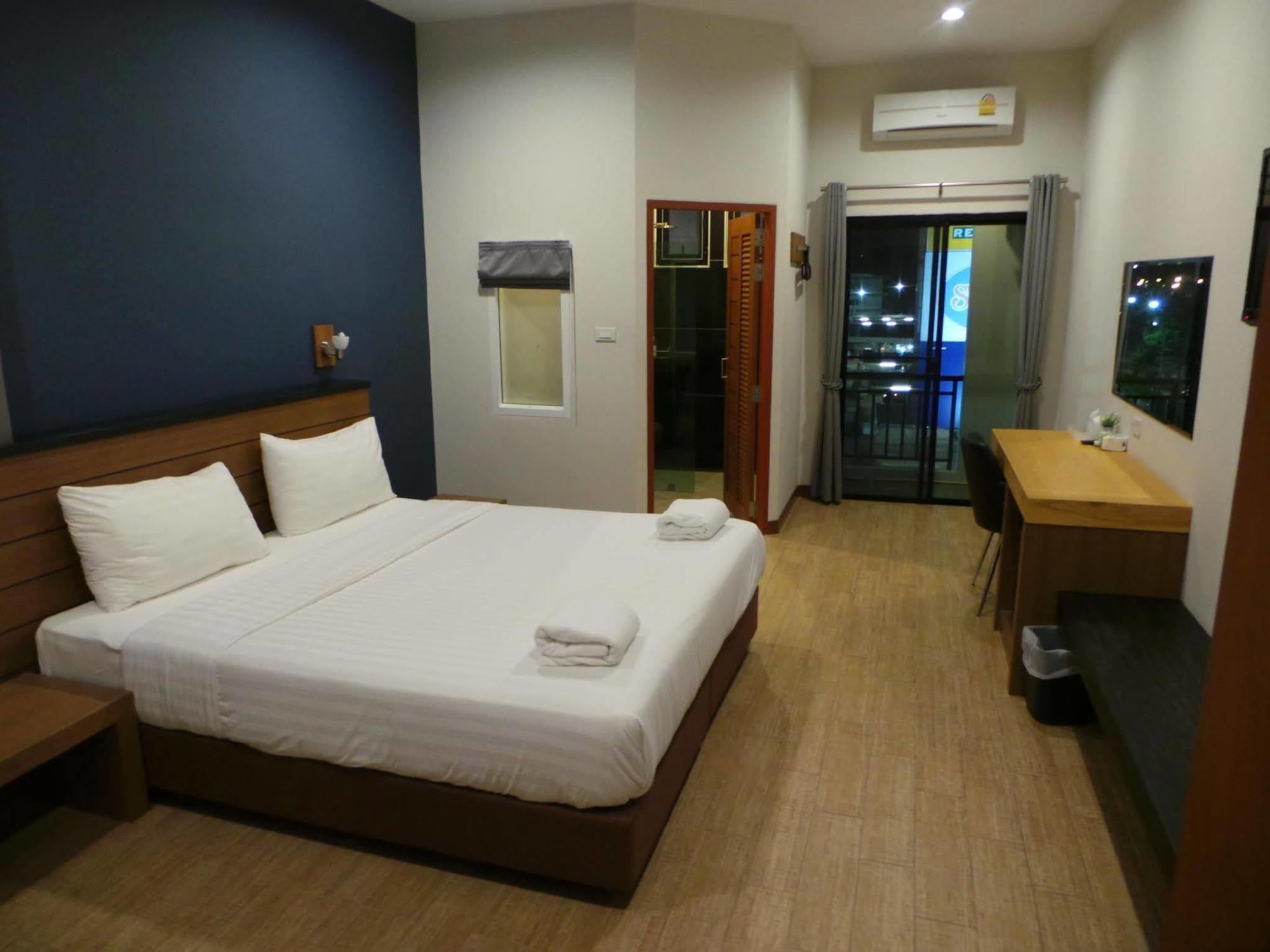 Bird Day Boutique Hotel Mukdahan Exteriör bild